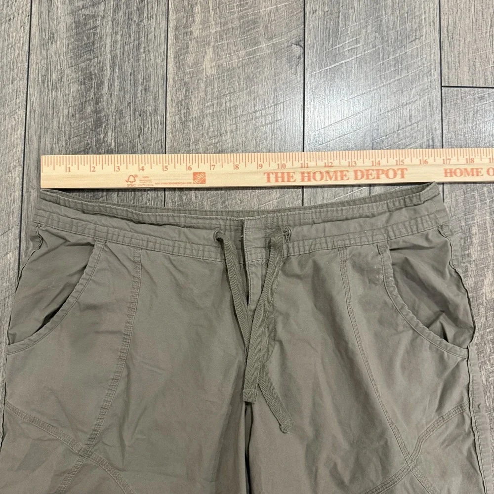 Vintage Nike Sportswear Shorts Womens Medium Green Chino Bermuda Outdoors Hiking - Picture 5 of 10